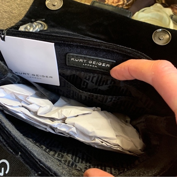 Authentic KURT GEIGER LONDON Velvet magnetic closure convertible Crosby/shoulder - Picture 16 of 16